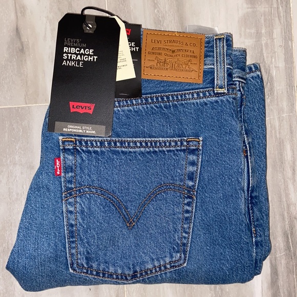 Levi’s Premium Ribcage Straight Ankle (2021), Capital E, 32x27, NWT, $108 MSRP - Picture 4 of 15